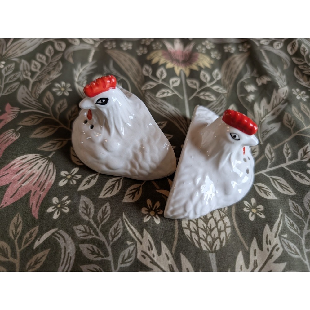 Vintage Chicken Salt and Pepper Shakers Split In Half Farm Cottagecore Grandma - Picture 2 of 7